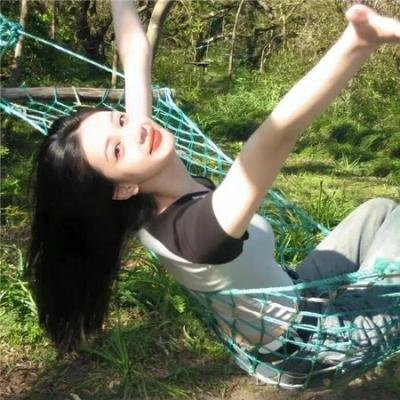 绿茵春色海报